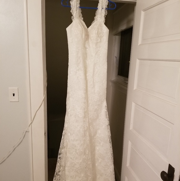 Ivory wedding dress - Picture 1 of 3